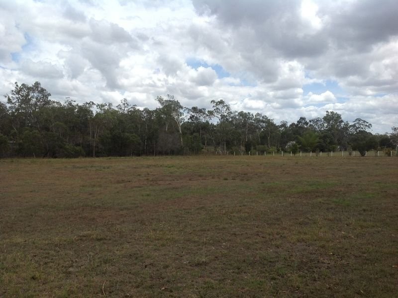 27 Boundary Road, Oakhurst QLD 4650
