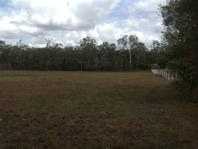 27 Boundary Road, Oakhurst QLD 4650