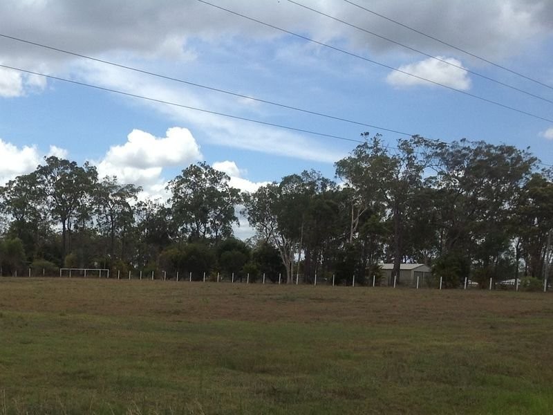 27 Boundary Road, Oakhurst QLD 4650