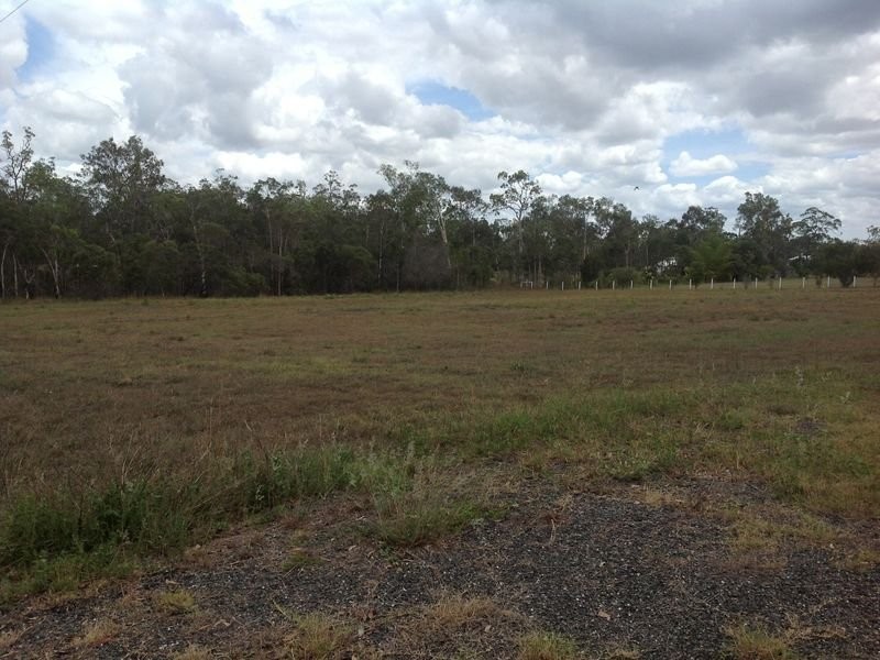 27 Boundary Road, Oakhurst QLD 4650