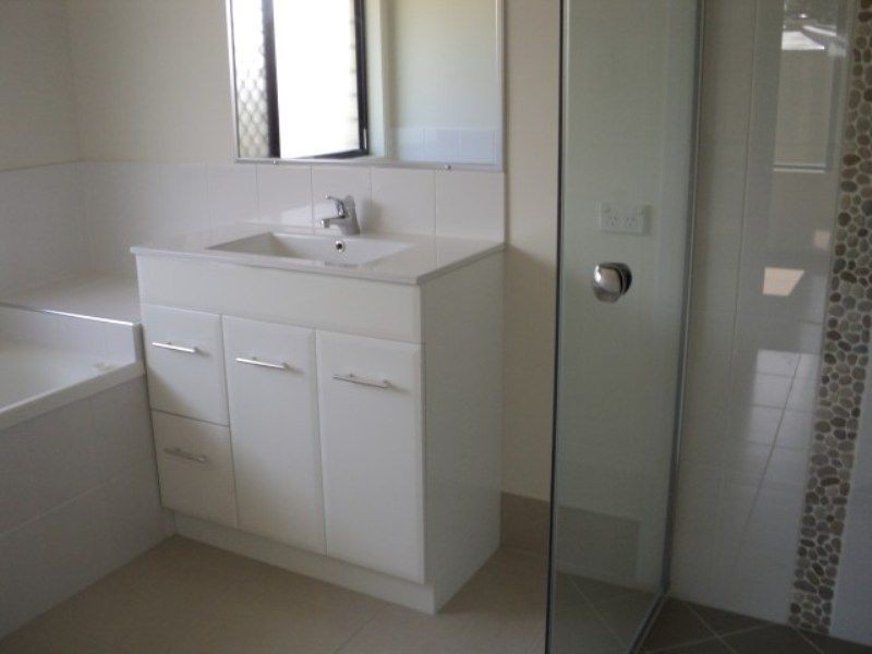 77 Lenthall Street, Aldershot QLD 4650