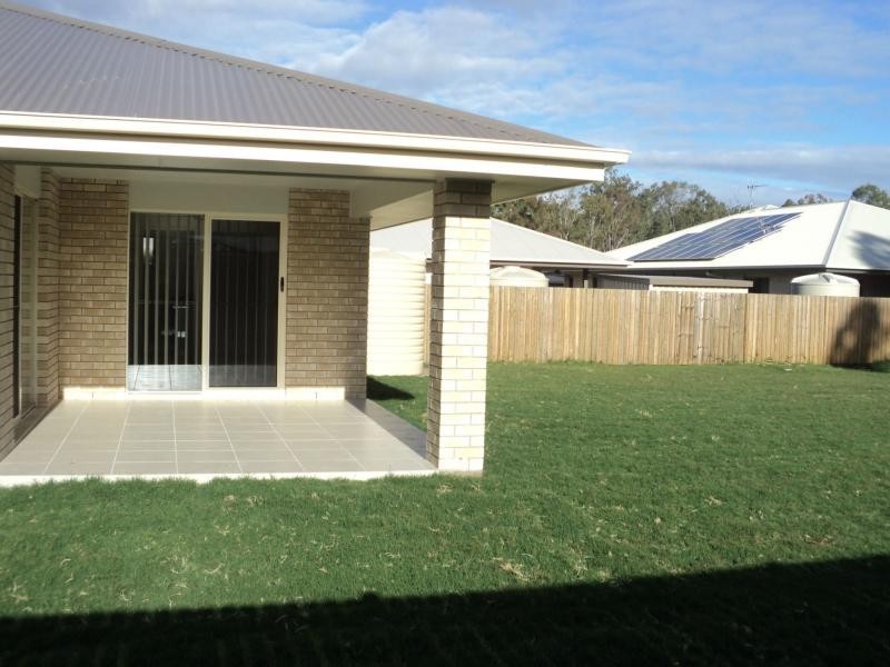 33 Cheyne Circuit, Tinana QLD 4650