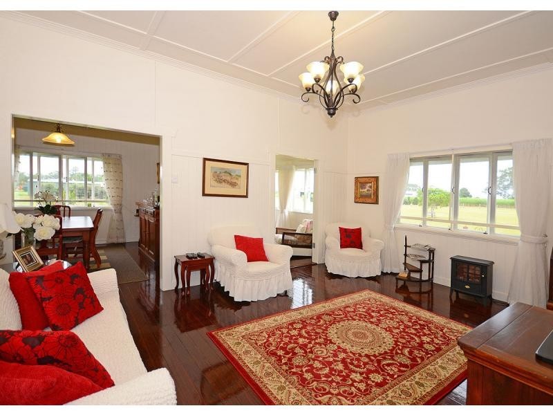 698 Walkers Point Road, Walkers Point QLD 4650