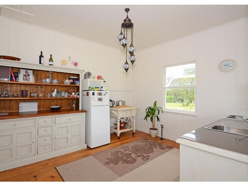 698 Walkers Point Road, Walkers Point QLD 4650