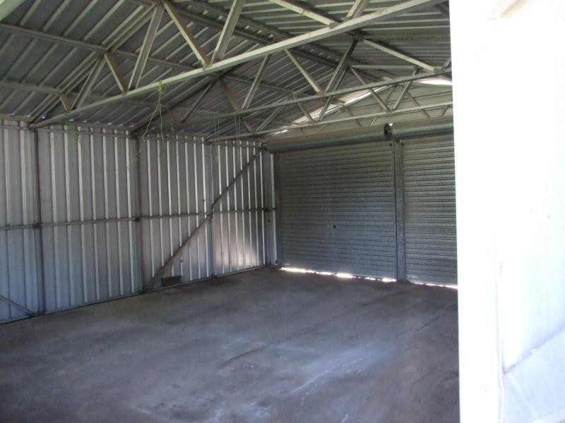 1 Railway Lane, Oakhurst QLD 4650