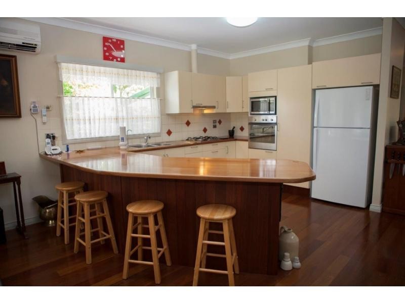 6 Gladstone Street, Maryborough West QLD 4650