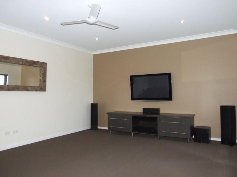 23 Georgia way, Oakhurst QLD 4650