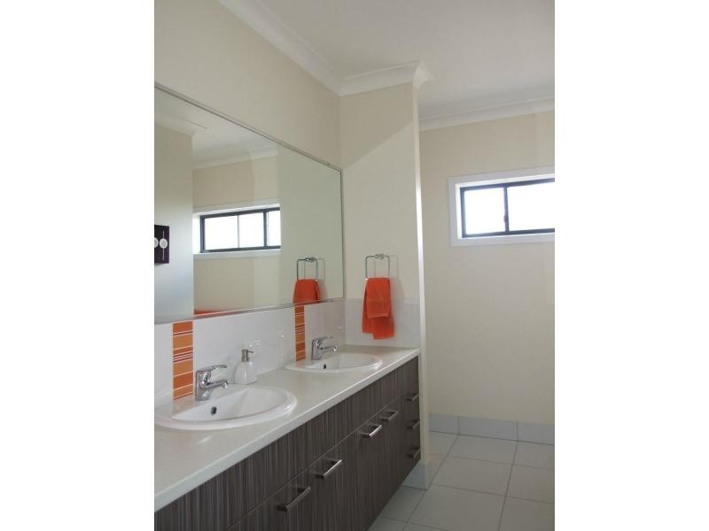 23 Georgia way, Oakhurst QLD 4650