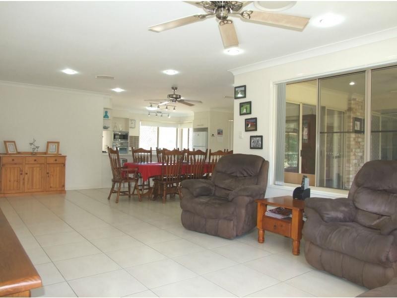 193 Charles Bruce Drive, Oakhurst QLD 4650