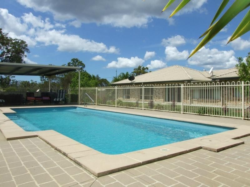 193 Charles Bruce Drive, Oakhurst QLD 4650
