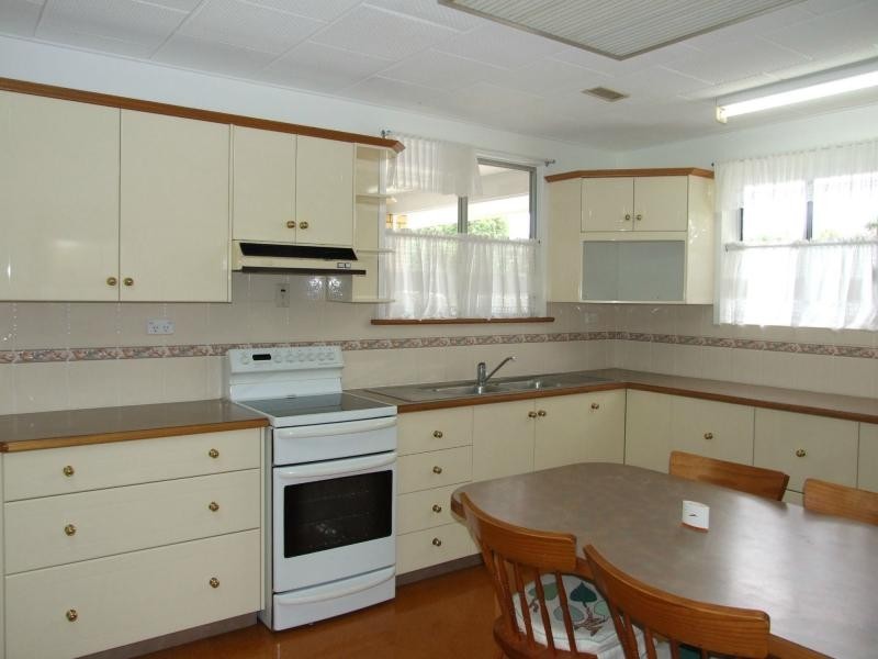 2 Aberdeen Avenue, Maryborough QLD 4650