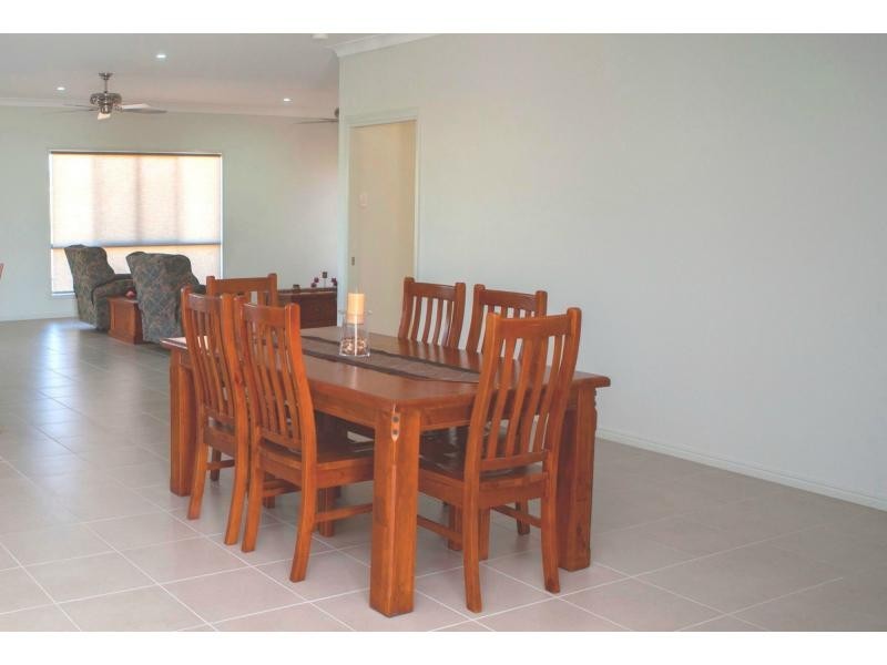1 Jilgarree Place, Oakhurst QLD 4650