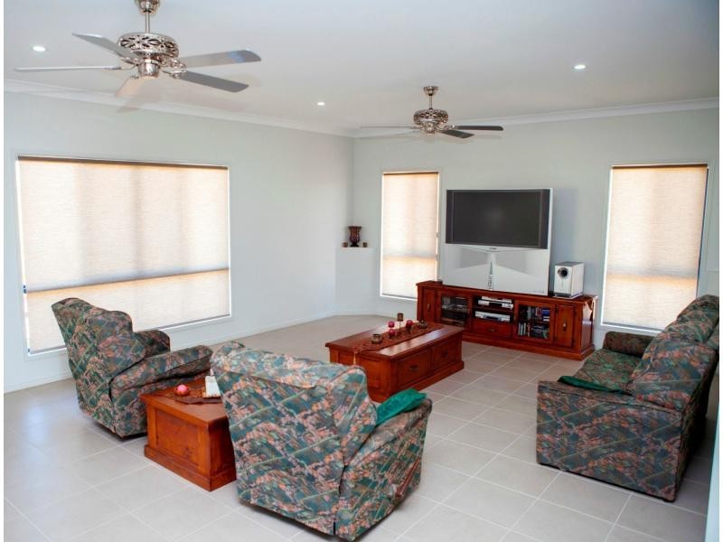 1 Jilgarree Place, Oakhurst QLD 4650