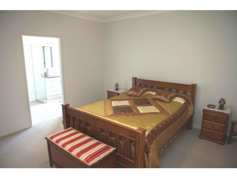 1 Jilgarree Place, Oakhurst QLD 4650