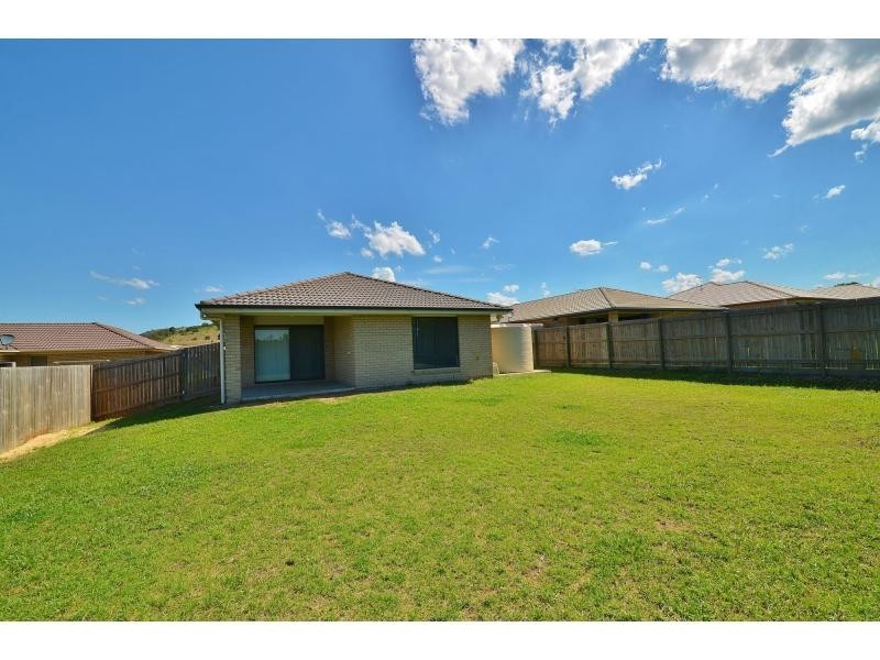 8 Harrier Place, Lowood QLD 4311