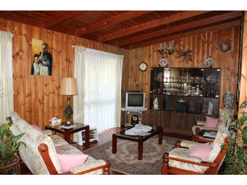 12 Lakes Street, Atkinsons Dam QLD 4311