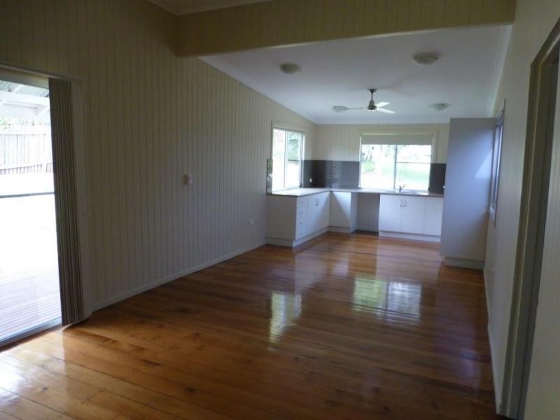 6 Ellen Street, Lowood QLD 4311