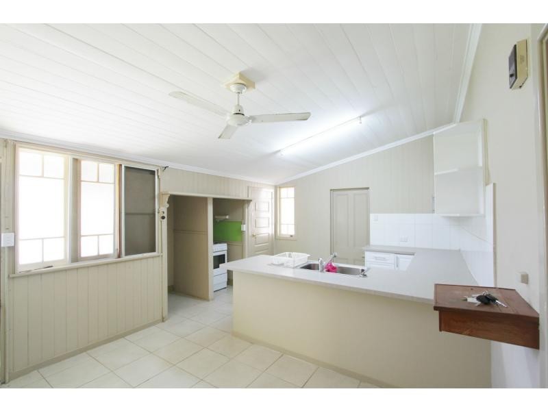 16 Church Street, Forest Hill QLD 4342