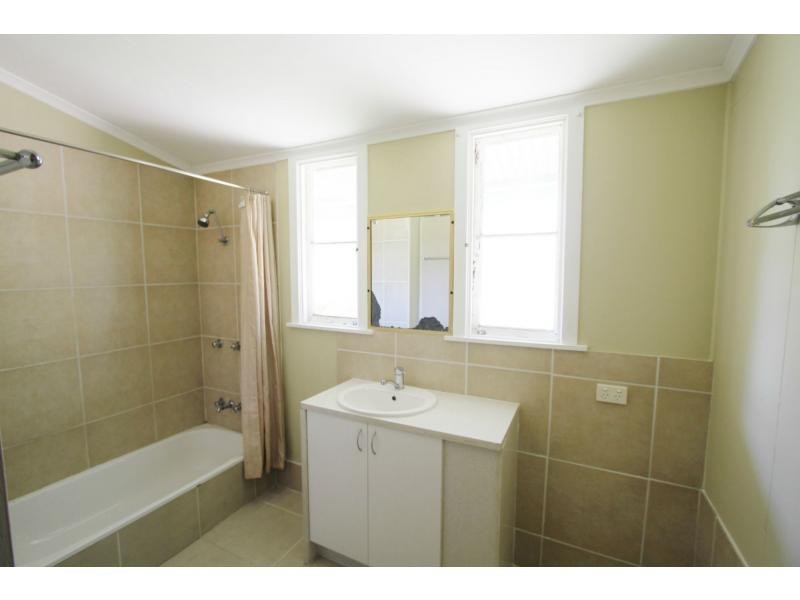 16 Church Street, Forest Hill QLD 4342