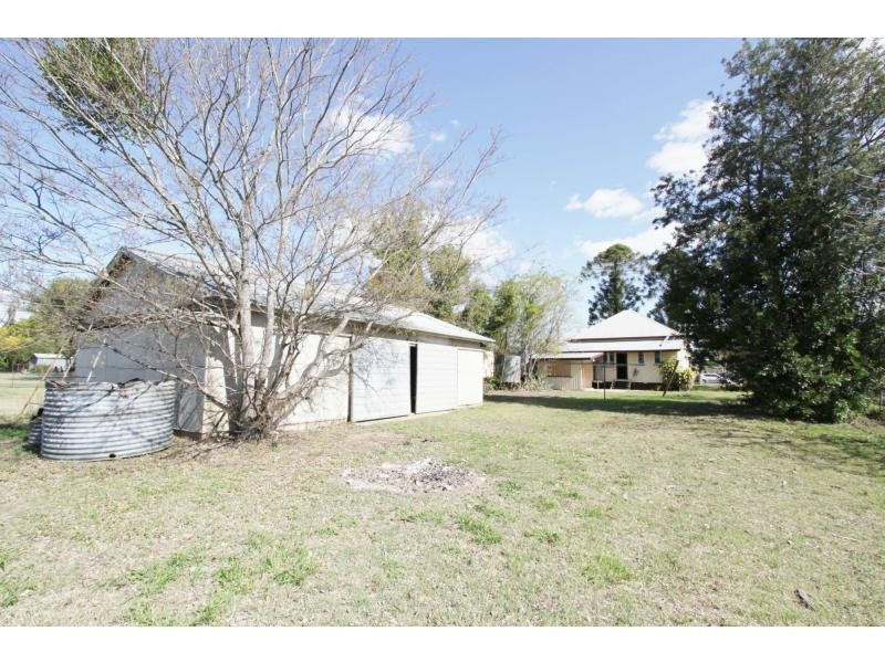 16 Church Street, Forest Hill QLD 4342