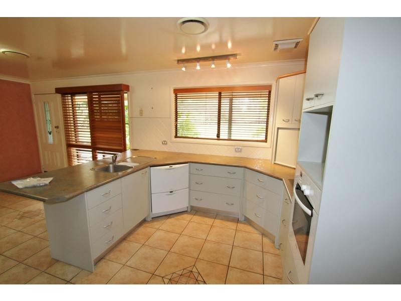 20 Warrigal Road, Helidon QLD 4344