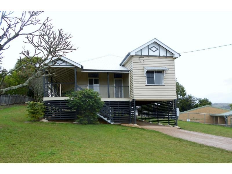 6 Ellen Street, Lowood QLD 4311