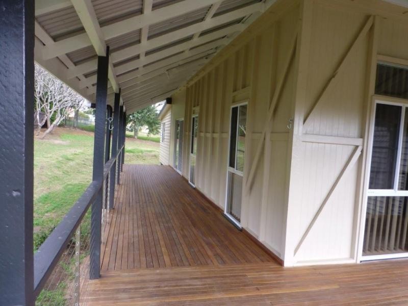 6 Ellen Street, Lowood QLD 4311