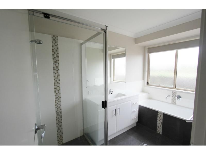 6 Cricklewood Court, Plainland QLD 4341