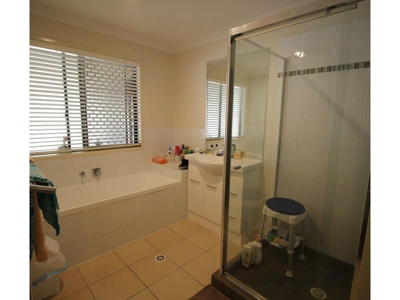 20 LAWRENCE Court South, Regency Downs QLD 4341