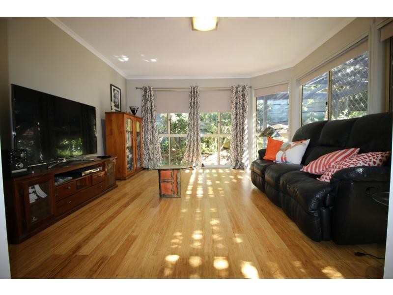 21 Van Dyke Crescent, Mcdowall QLD 4053