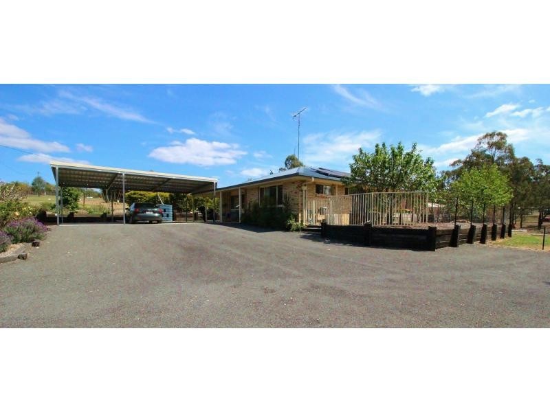 7 GREBE Court, LAKES ESTATE, Laidley Heights QLD 4341