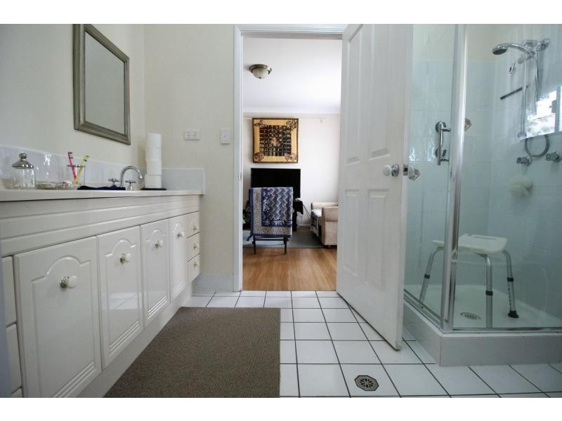 15 PELICAN Drive, LAKES ESTATE, Laidley Heights QLD 4341