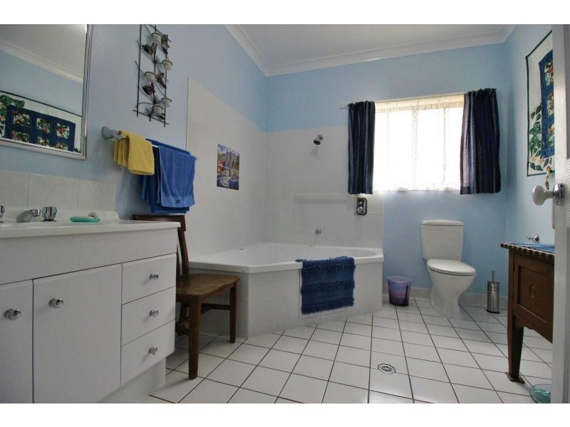 15 PELICAN Drive, LAKES ESTATE, Laidley Heights QLD 4341