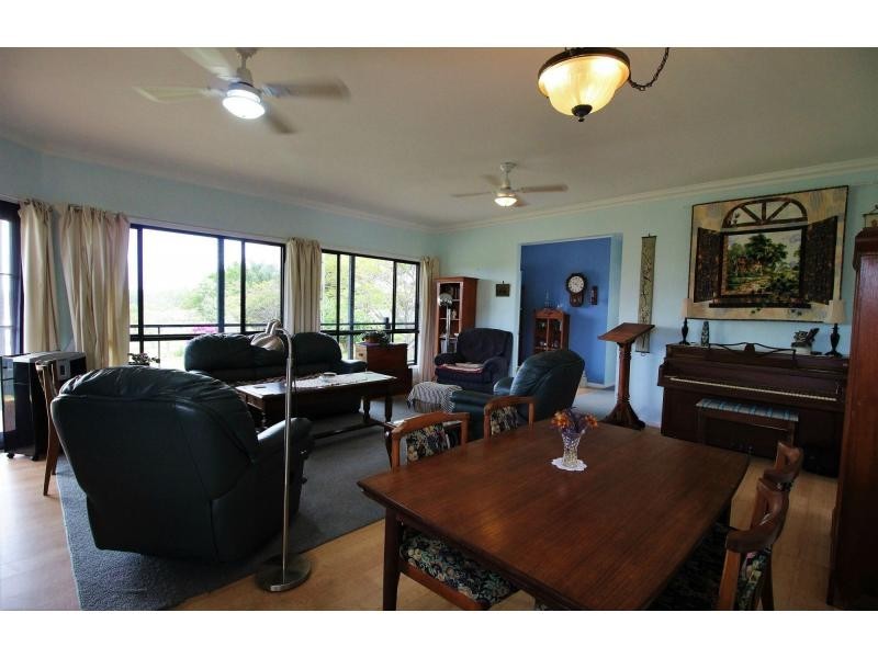 15 PELICAN Drive, LAKES ESTATE, Laidley Heights QLD 4341