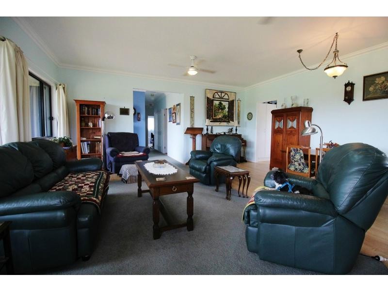 15 PELICAN Drive, LAKES ESTATE, Laidley Heights QLD 4341