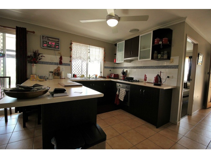 193 LAKES Drive, Laidley Heights QLD 4341