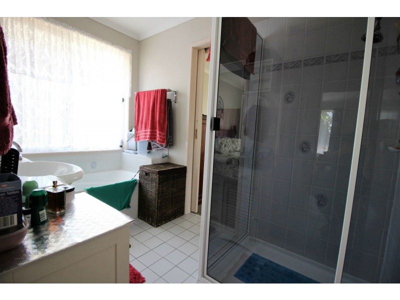 193 LAKES Drive, Laidley Heights QLD 4341