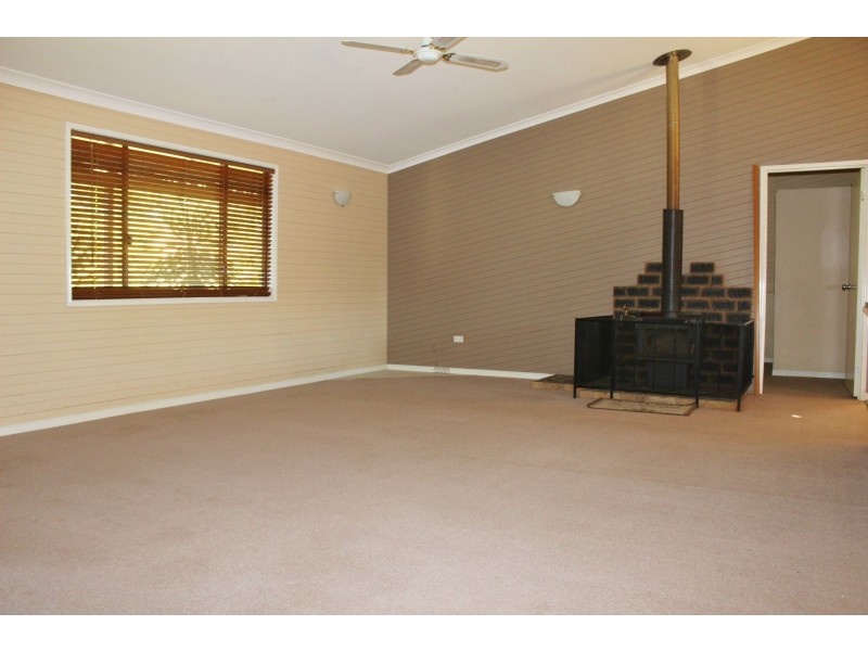 25 Challenge Avenue, Kensington Grove QLD 4341
