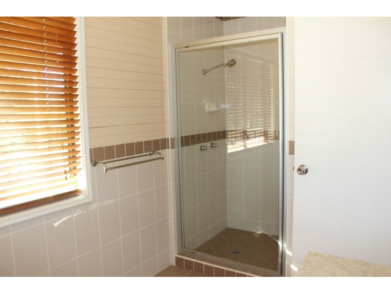 25 Challenge Avenue, Kensington Grove QLD 4341