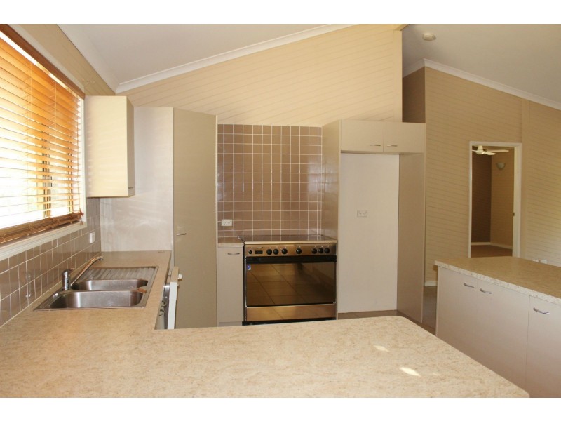 25 Challenge Avenue, Kensington Grove QLD 4341