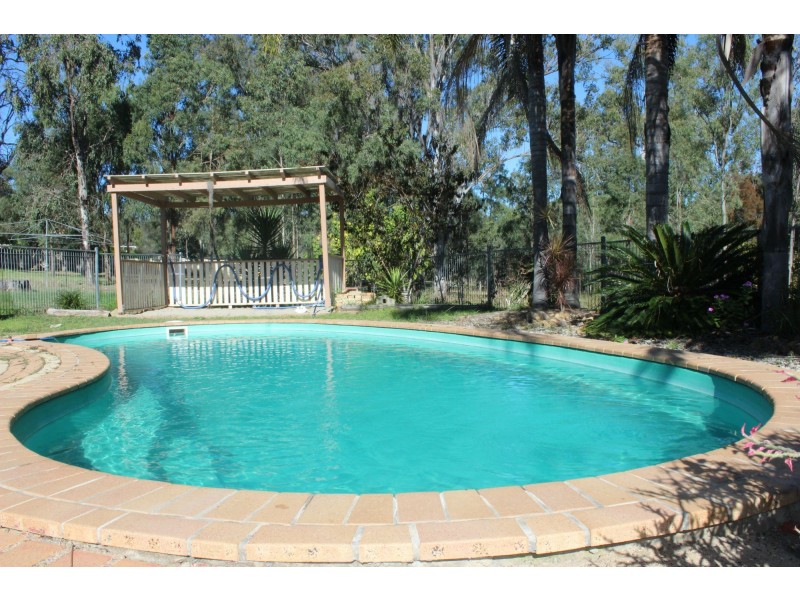 25 Challenge Avenue, Kensington Grove QLD 4341