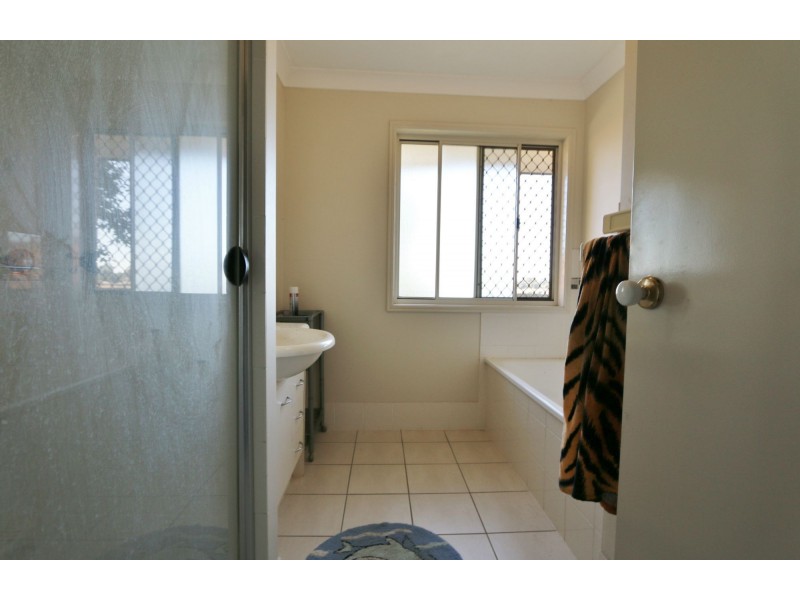 8 Kenneth Avenue, Laidley QLD 4341