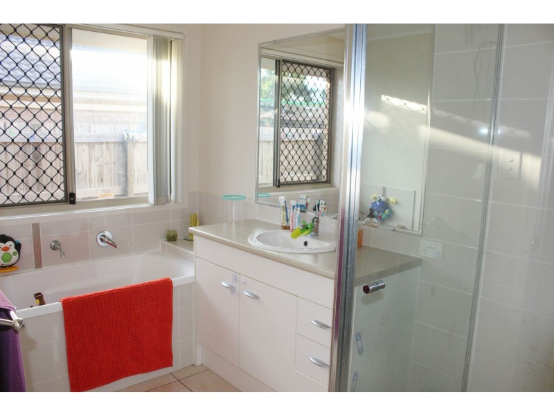 8 Peppermint Place, Laidley QLD 4341