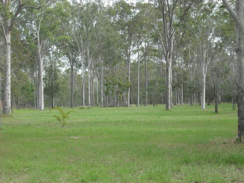 15 Lewis Court, Lockyer Waters QLD 4311