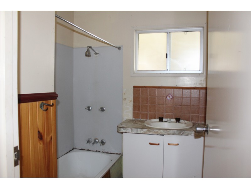 7 Power St, Glenore Grove QLD 4342