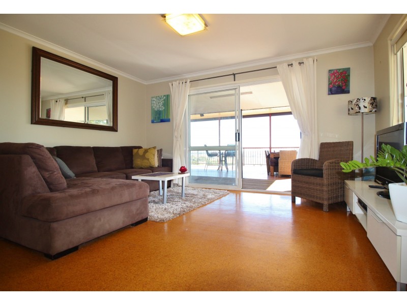 15 Stokes Ct, Summerholm QLD 4341