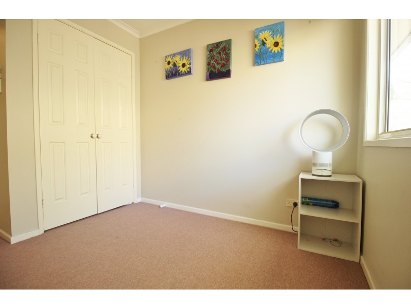15 Stokes Ct, Summerholm QLD 4341