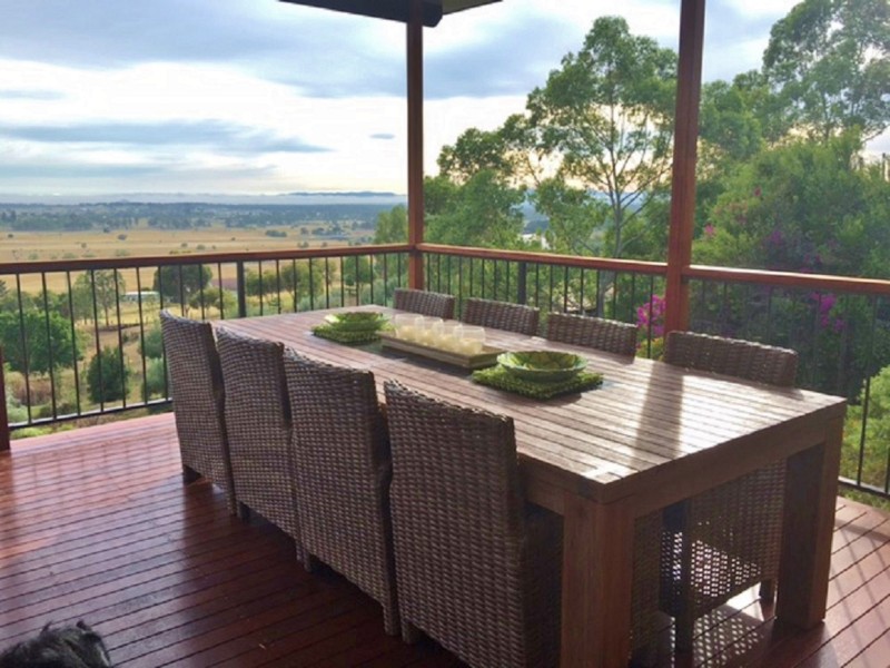 15 Stokes Ct, Summerholm QLD 4341