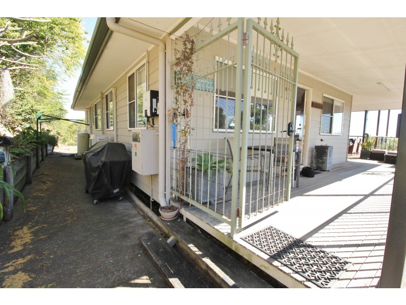 15 Stokes Ct, Summerholm QLD 4341