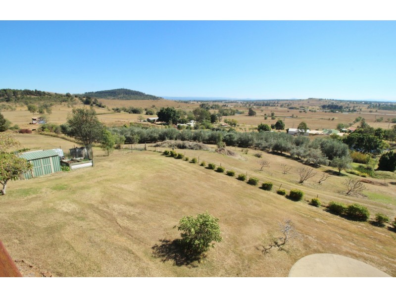 15 Stokes Ct, Summerholm QLD 4341